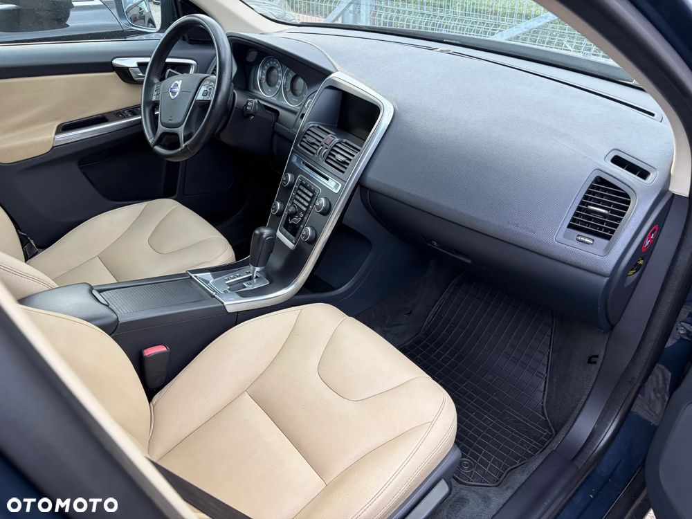 Volvo XC 60 T5 Powershift Momentum - 22