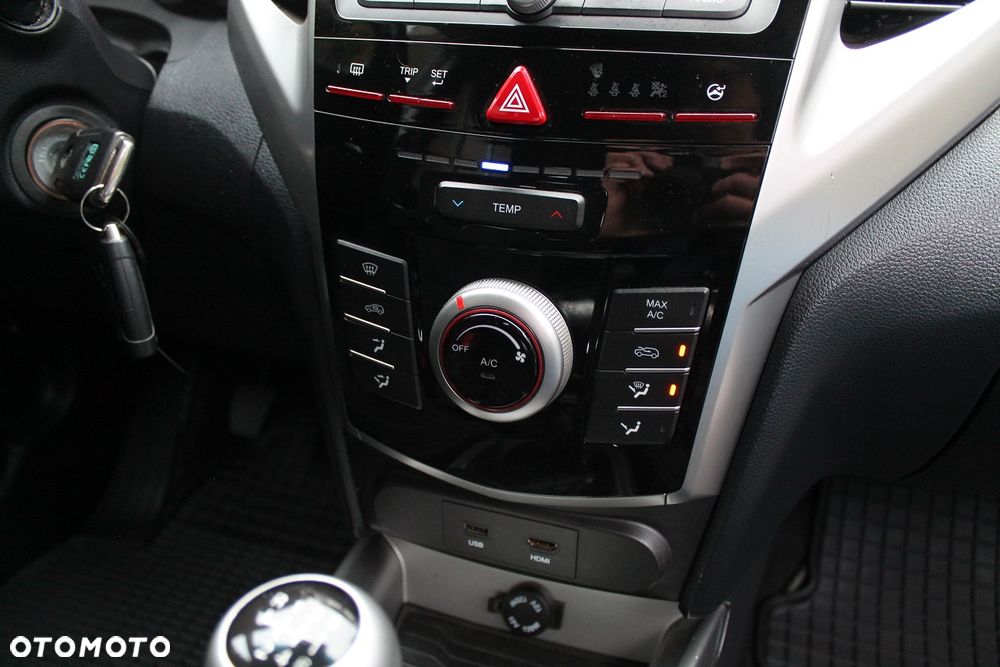 SsangYong/KGM Tivoli - 25