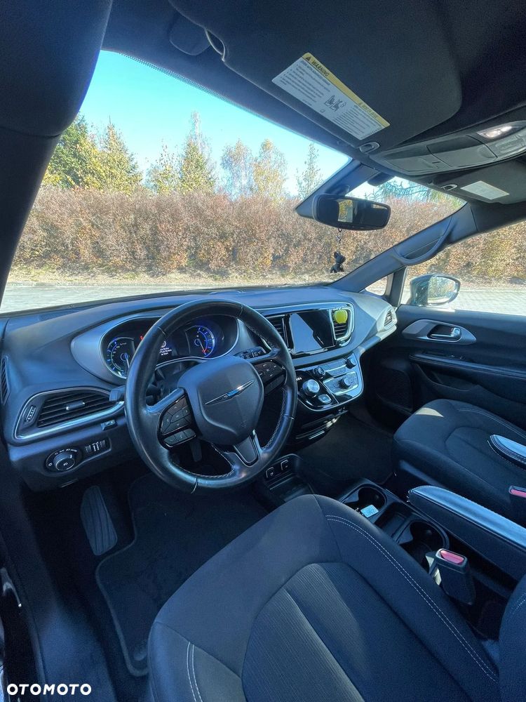 Chrysler Pacifica - 22