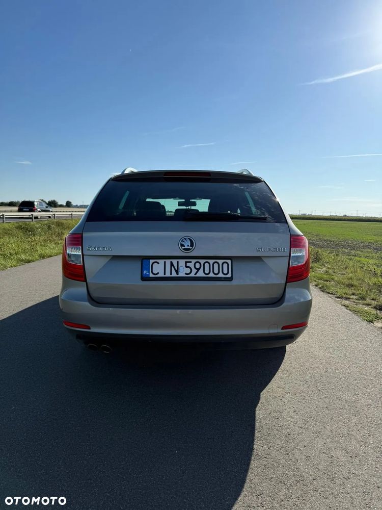 Skoda Superb 2.0 TDI Platinum - 4