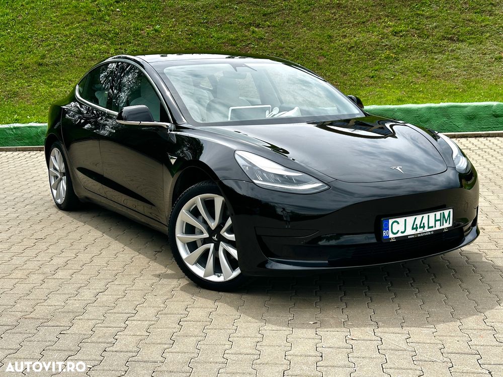 Tesla Model 3 - 1