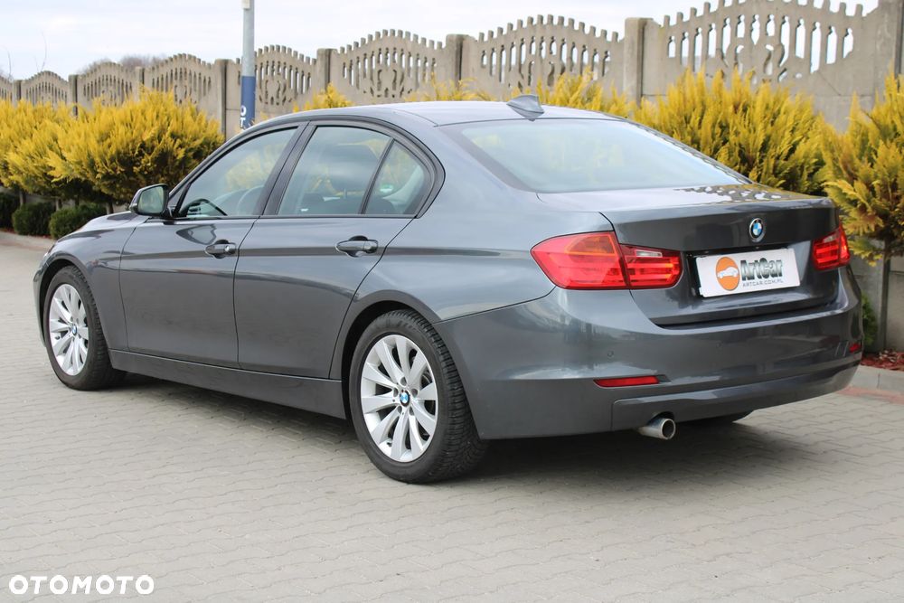 BMW Seria 3 320d DPF Edition Fleet Sport - 15
