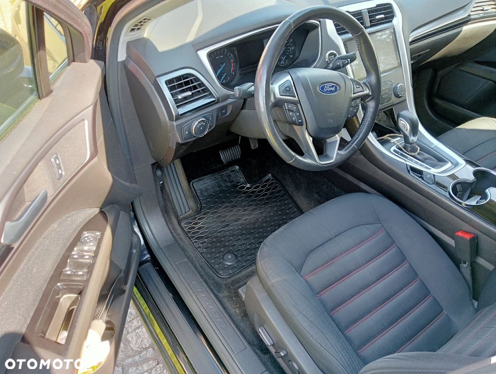 Ford Fusion - 5