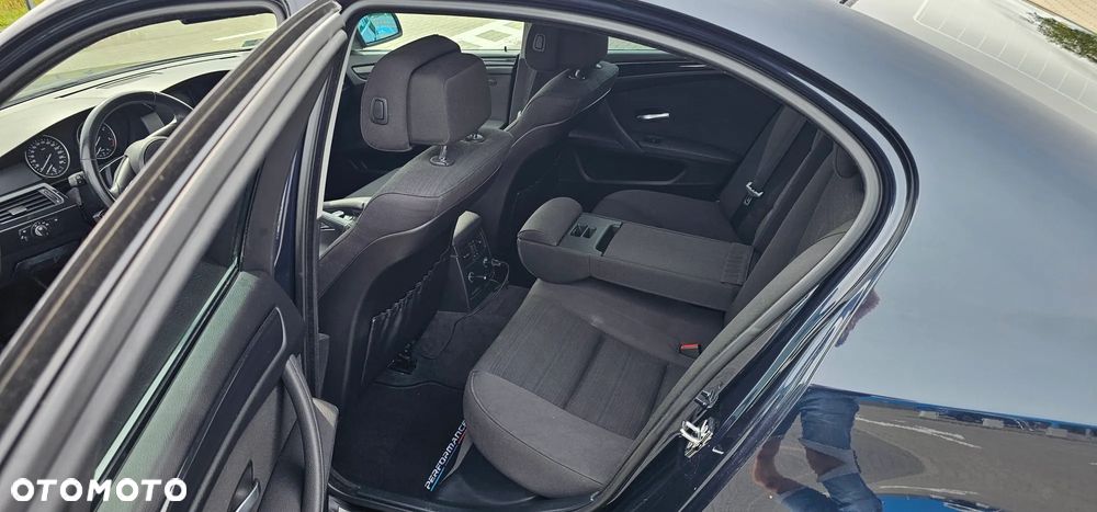 BMW Seria 5 525d - 13