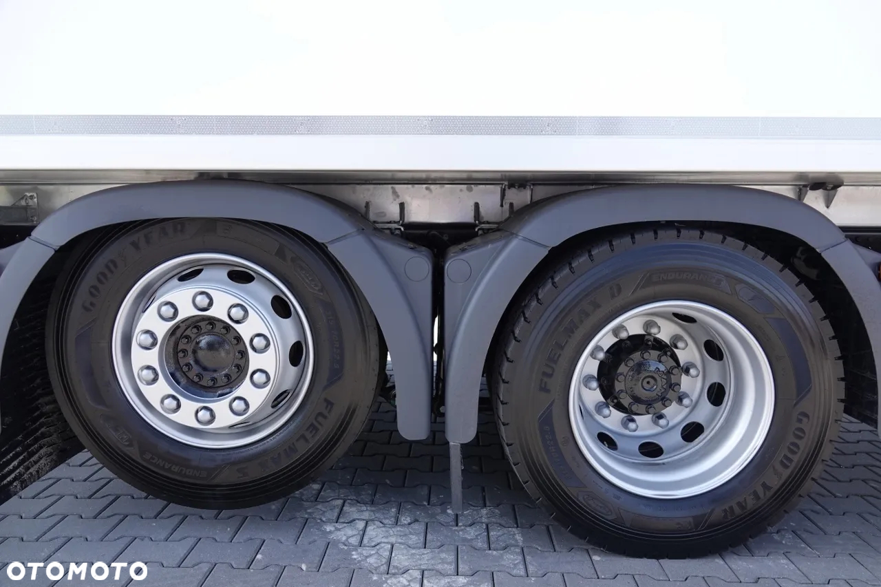 MAN TGX 26.520 / 6x2 / CHŁODNIA -8,6 M / AGREGAT THERMO KING T-1000R / 2025 R / OŚ PODNOSZONA / FABRYCZNIE NOWY - 23