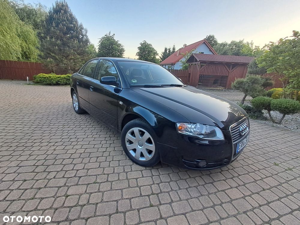 Audi A4 Limousine - 4