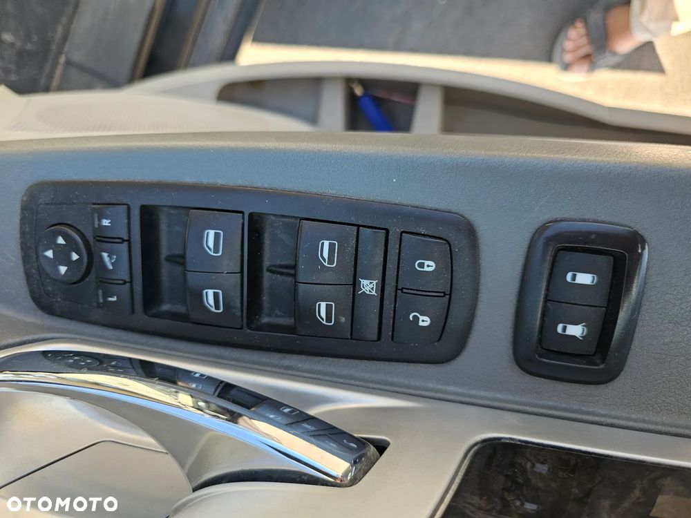 Chrysler Grand Voyager 2.8 CRD Limited - 18