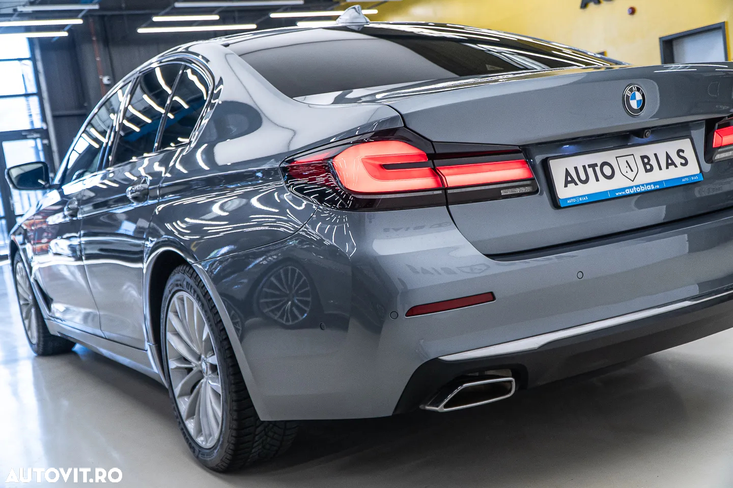 BMW Seria 5 530e Aut. Luxury Line - 36