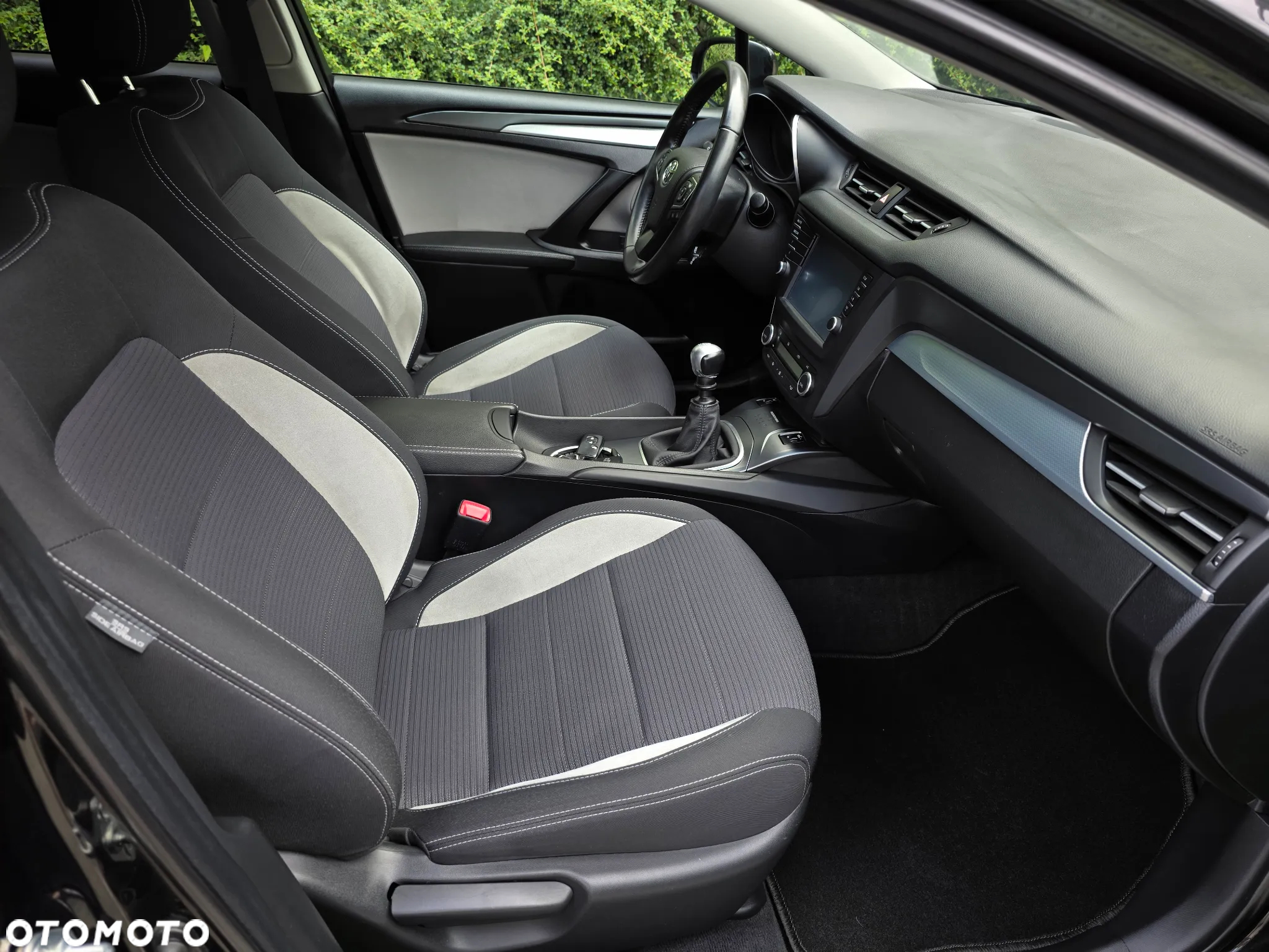Toyota Avensis Touring Sports 1.8 Team Deutschland - 28