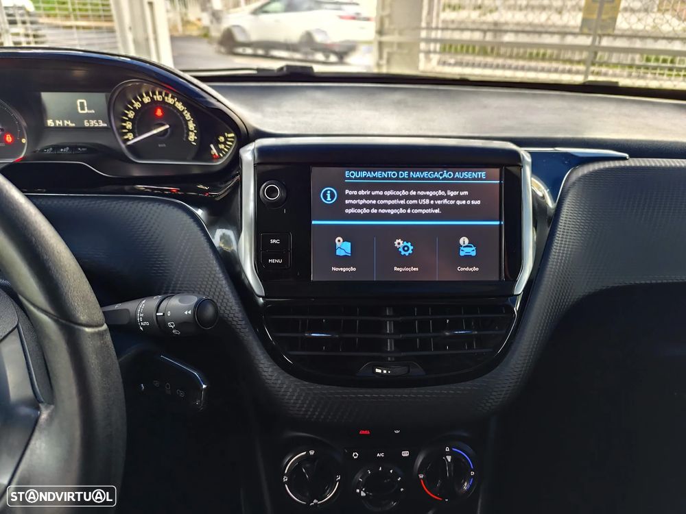 Peugeot 2008 1.6 BlueHDi Style - 29