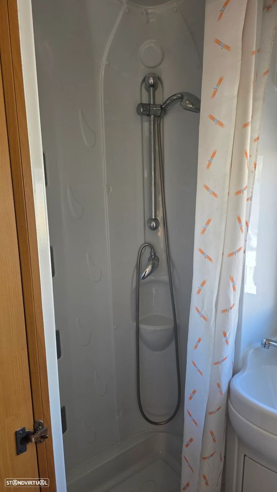 CI International Mizar 7 Metros Cama Casal Atrás Frigorifico Grande - 17