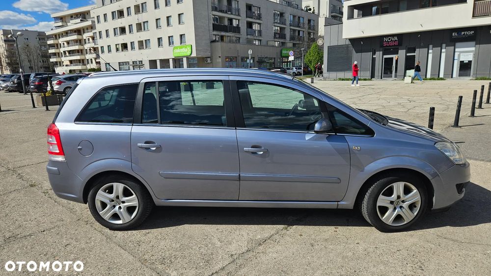 Opel Zafira 1.6 Enjoy - 18