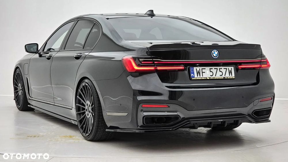 BMW Seria 7 745e - 13