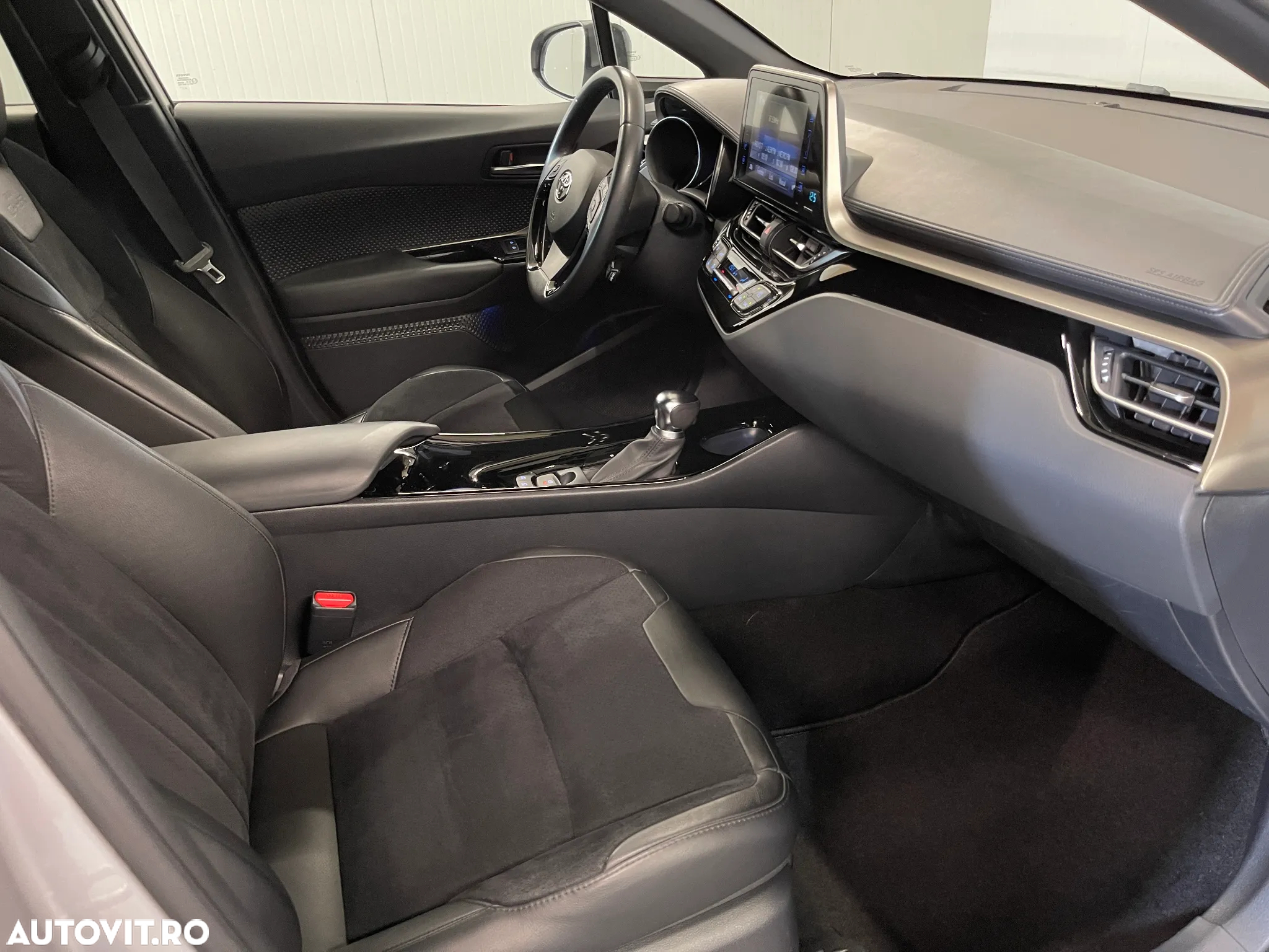 Toyota C-HR 1.8 HSD 122 CP 4x2 CVT C-lassy - 10
