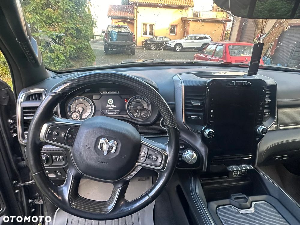 RAM 1500 Crew Cab Shortbed Limited - 11