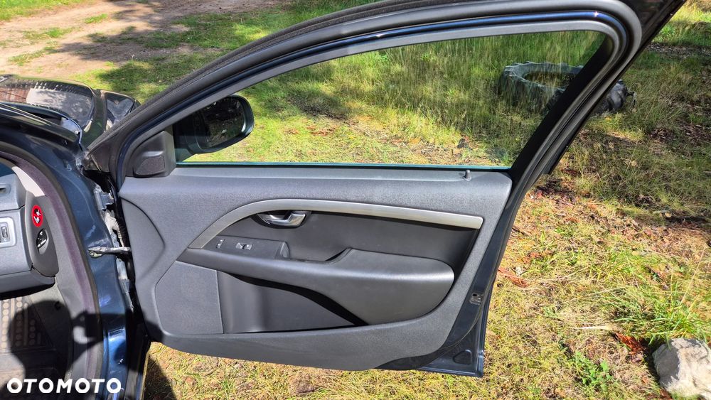 Volvo V70 2.4D Momentum - 16