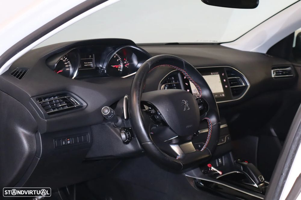 Peugeot 308 1.2 PureTech Allure Full LED EAT8 - 12