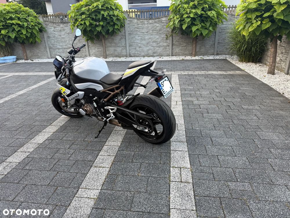 BMW S - 21