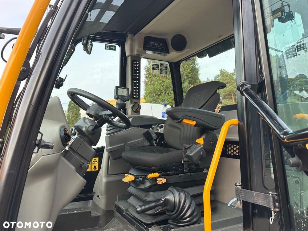 JCB TM280 Agri - 10