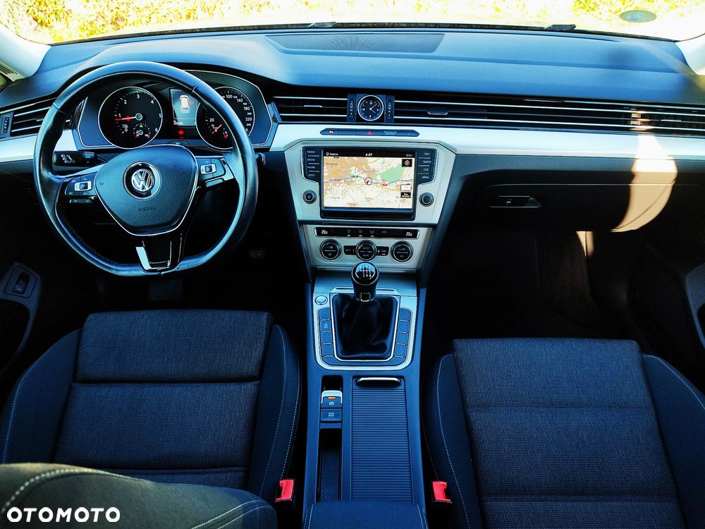 Volkswagen Passat 2.0 TDI EVO Business - 28