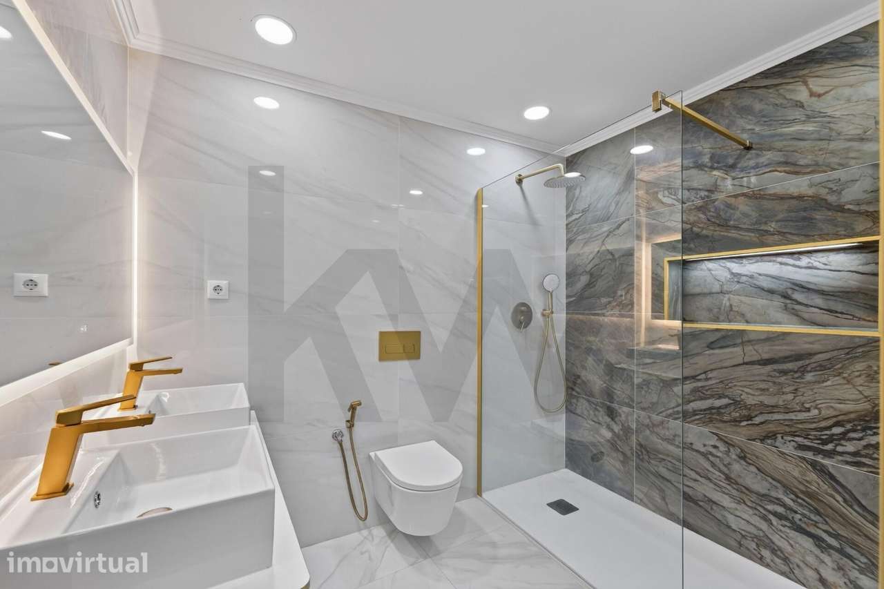 Apartamento T2 com logradouro completamente remodelado à venda na Este - Grande imagem: 5/37
