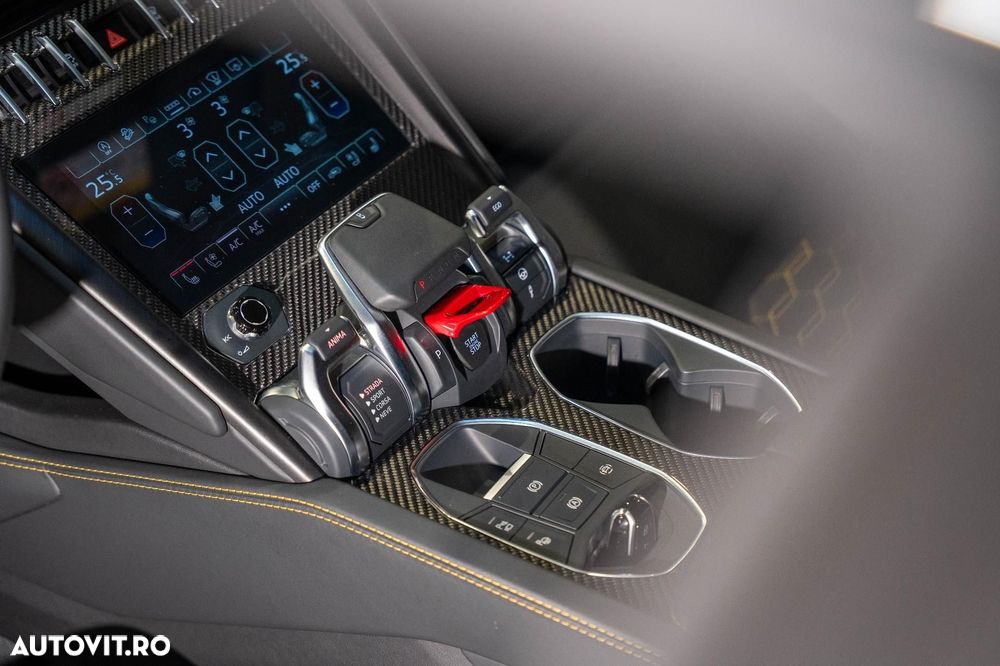 Lamborghini URUS - 37