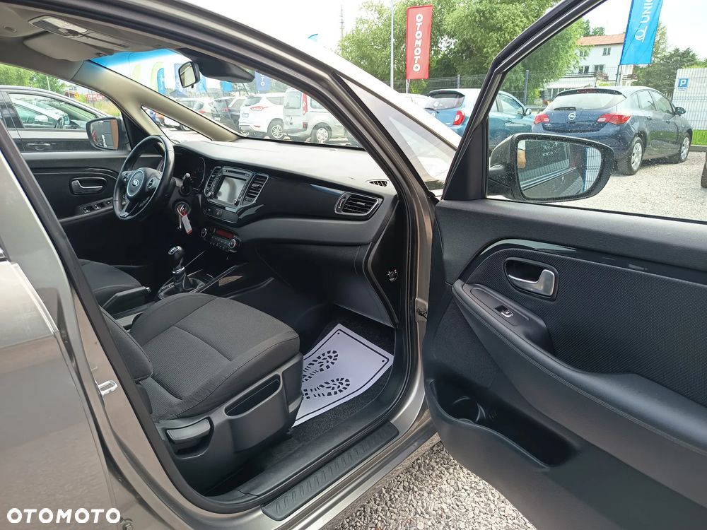 Kia Carens 1.6 GDI Attract - 30