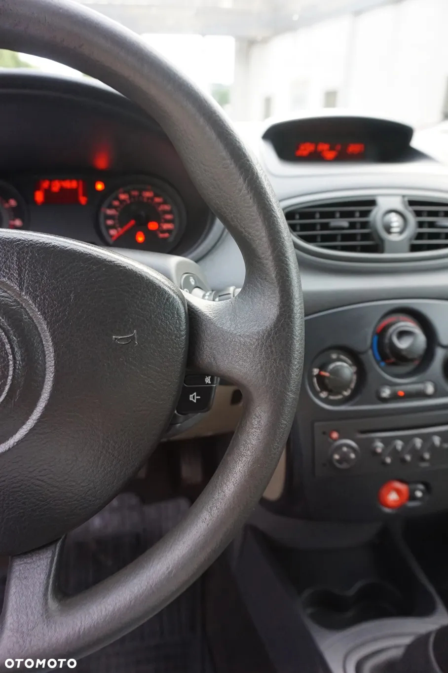 Renault Clio - 29