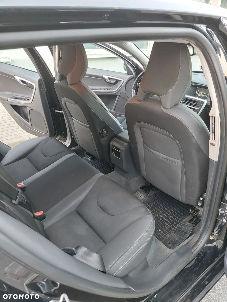 Volvo V60 T4 Momentum - 18