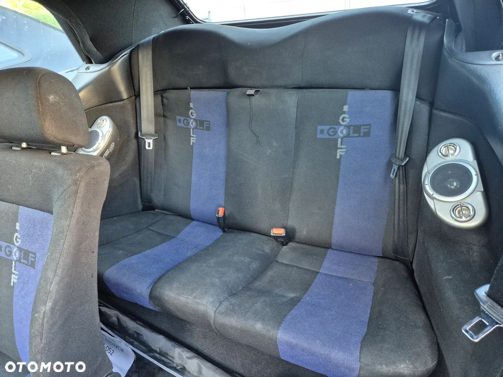 Volkswagen Golf 1.8 GL - 11
