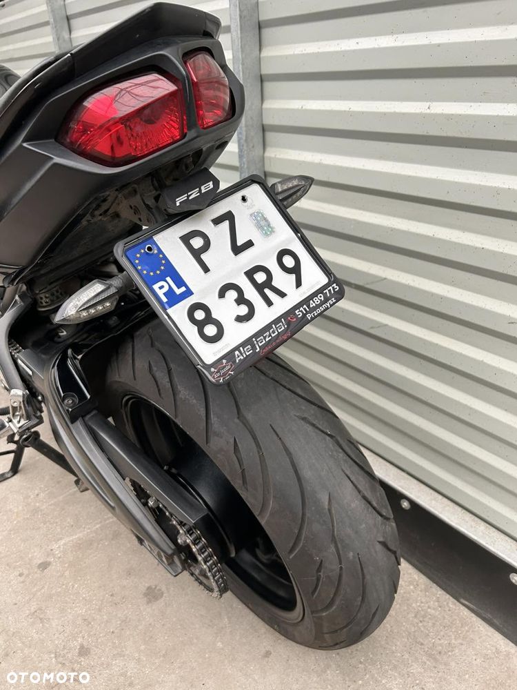 Yamaha FZ8 - 4