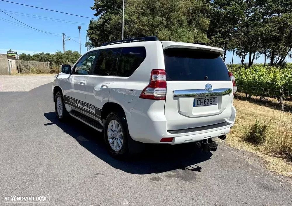 Toyota Land Cruiser 2.8 D-4D Auto Executive - 3