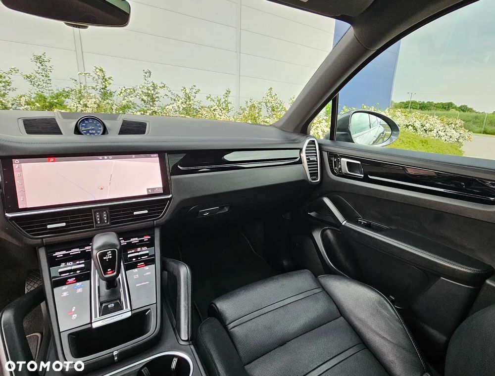 Porsche Cayenne - 20
