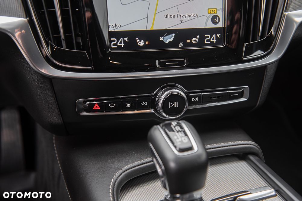 Volvo V90 D5 AWD Geartronic Inscription - 25