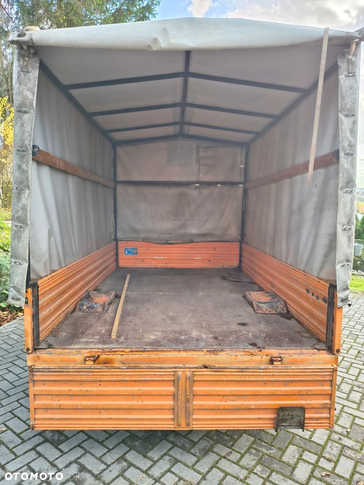 Volkswagen Transporter - 4