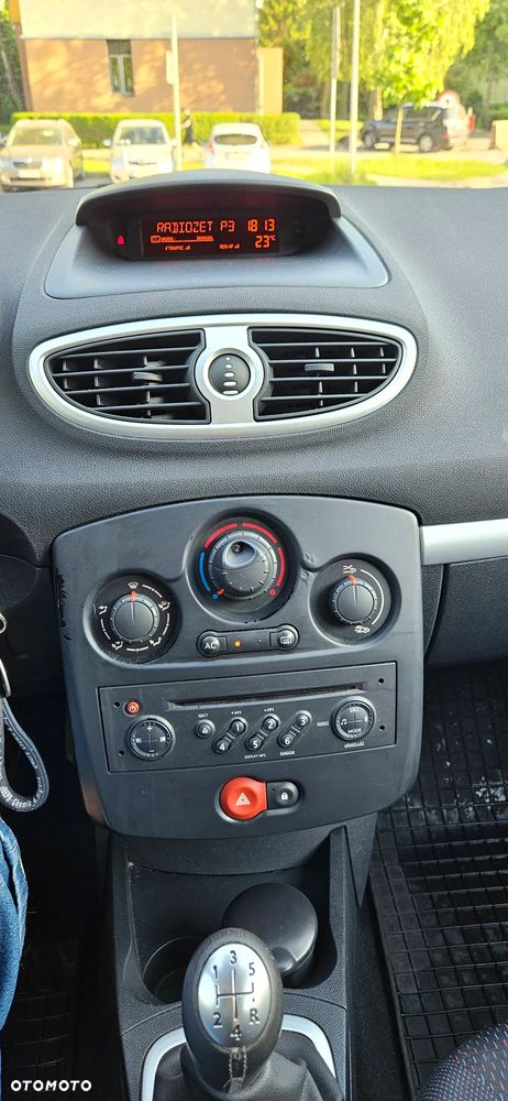 Renault Clio 1.6 16V Expression - 25