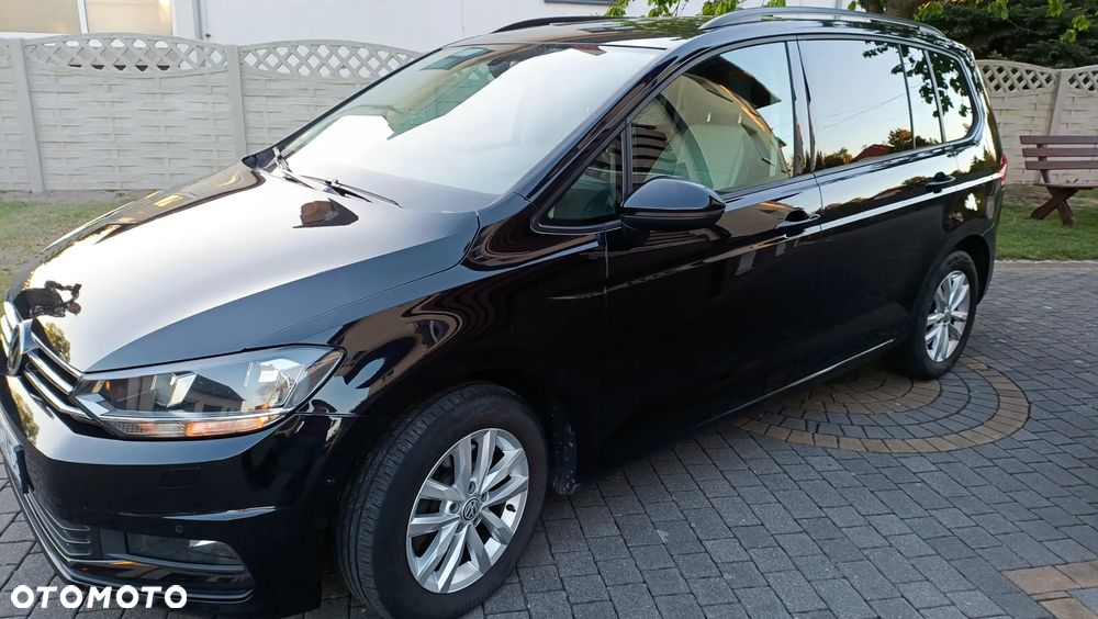 Volkswagen Touran - 11