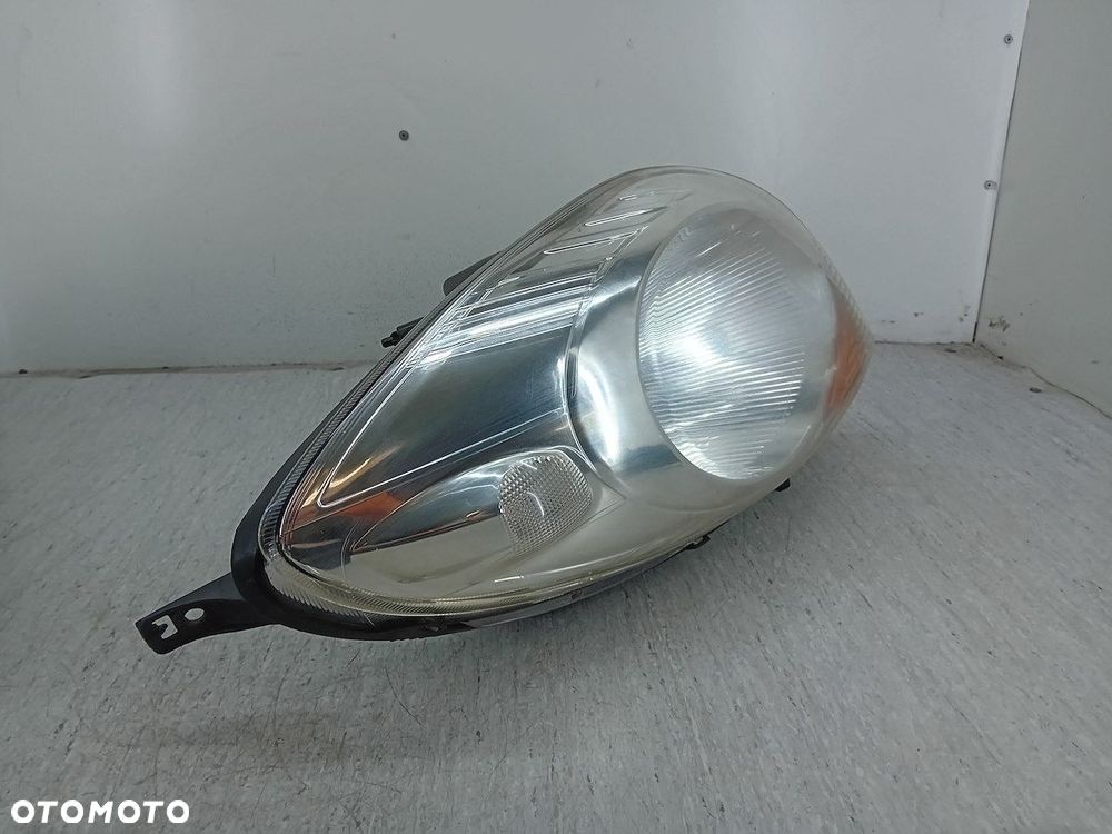 LAMPA PRZÓD PRAWA NISSAN NOTE I - 7