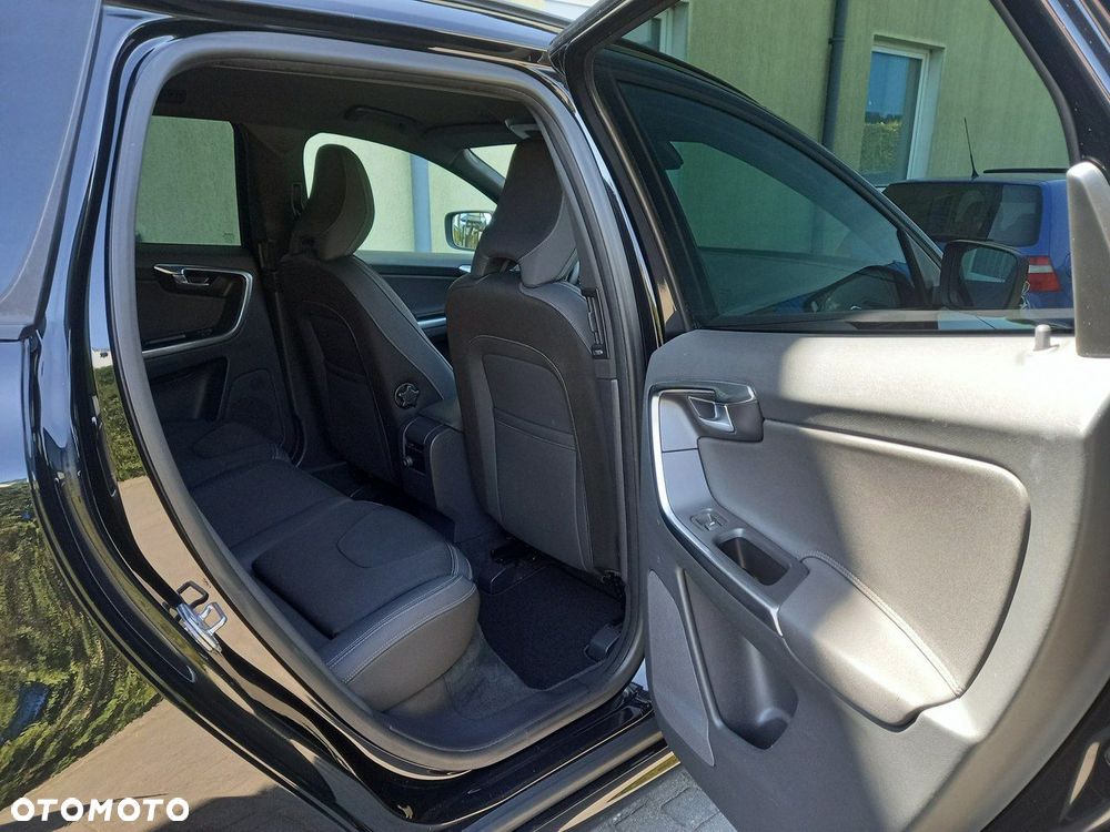 Volvo XC 60 D4 Drive-E Momentum - 25
