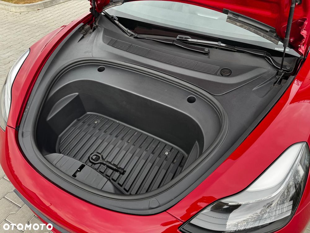 Tesla Model 3 - 37