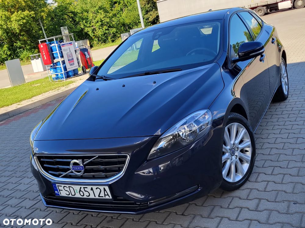 Volvo V40 T2 Momentum - 1