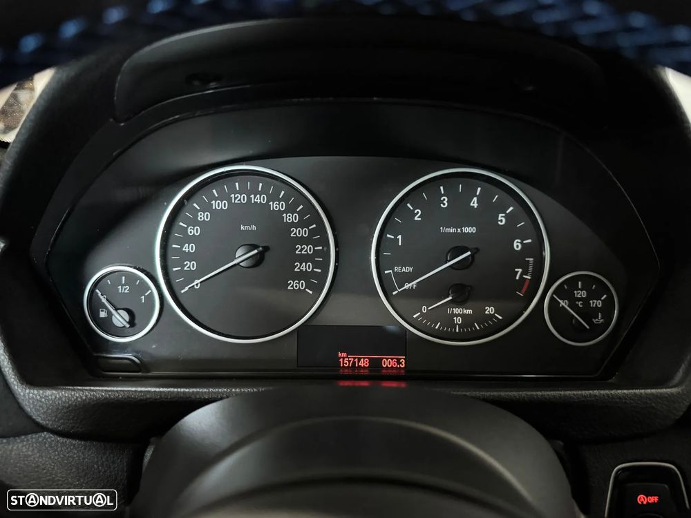 BMW 330 i Pack M Auto - 23