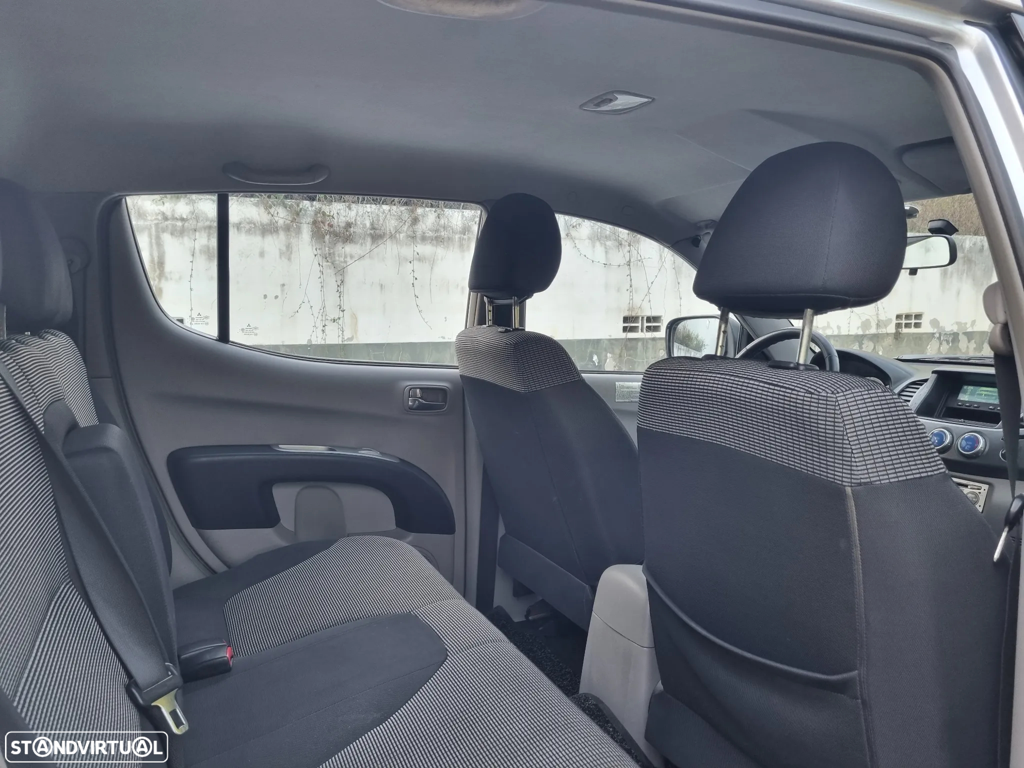 Mitsubishi L200 2.5 DI-D CD Invite+ AC/ABS 4WD - 9
