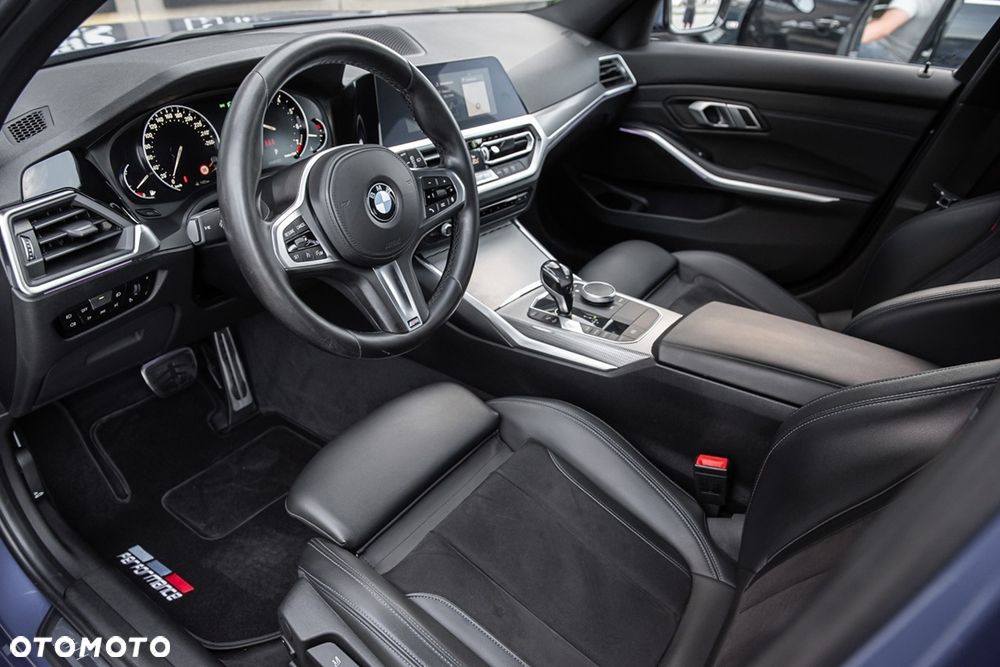 BMW Seria 3 318i M Sport - 16