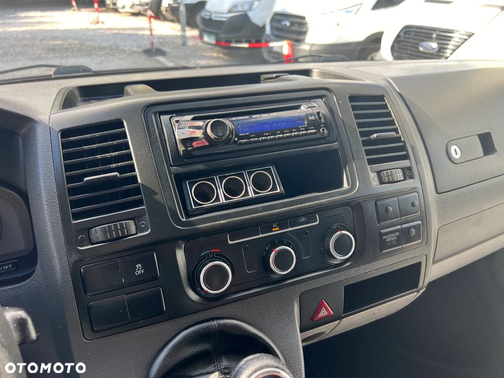 Volkswagen Transporter Furgon Long L2H1 T5 FL 4x4 4Motion 2.0 TDI 140KM Salon PL HAK FV23% - 17
