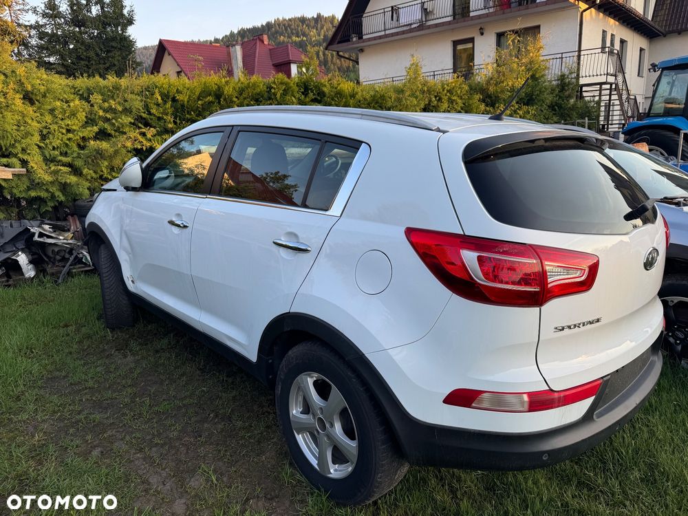 Kia Sportage 1.7 CRDI 2WD ISG Dream-Team Edition - 3