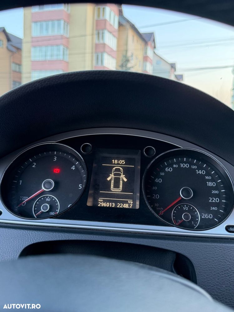 Volkswagen Passat 2.0 TDI DSG BlueMotion Technology Comfortline - 8