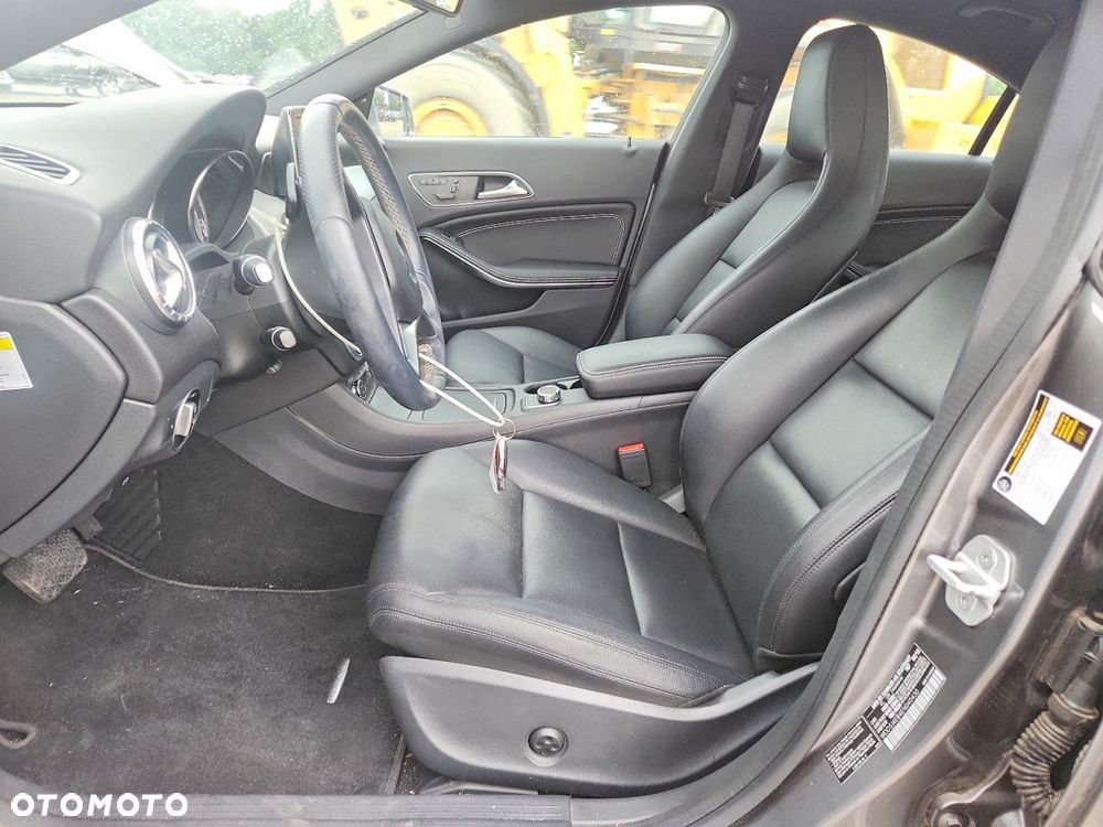 Mercedes-Benz CLA 250 4Matic 7G-DCT - 8