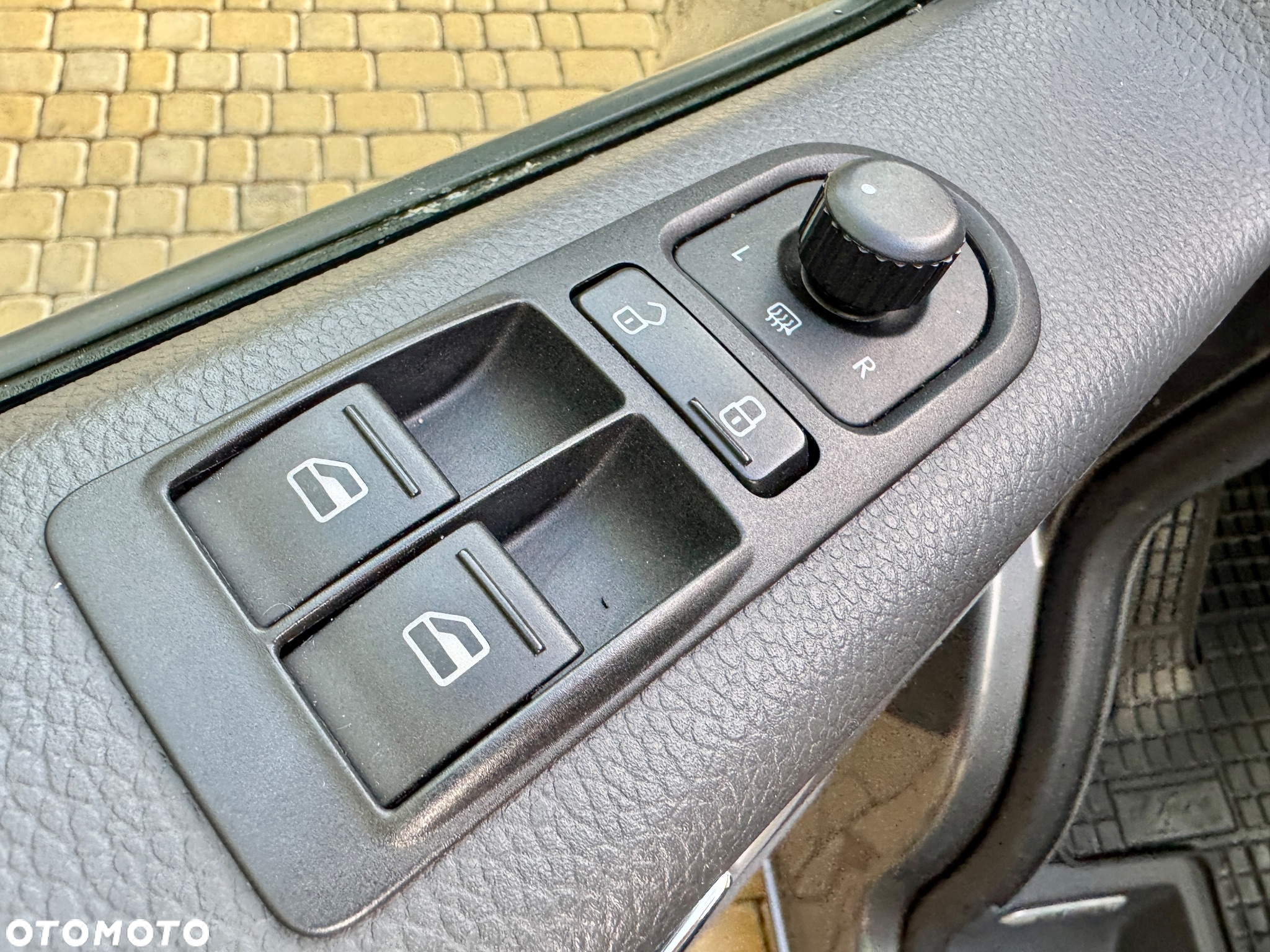 Volkswagen Multivan - 12