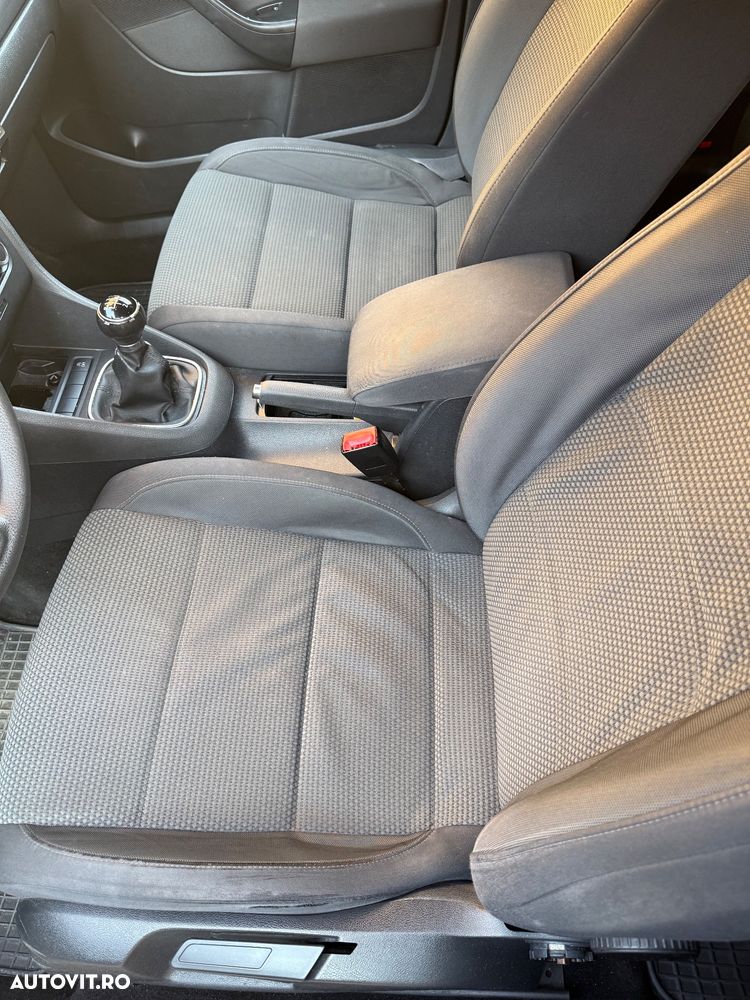 Volkswagen Golf - 11